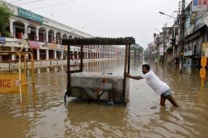 Chuvas na Índia afetam mais de 400 mil pessoas