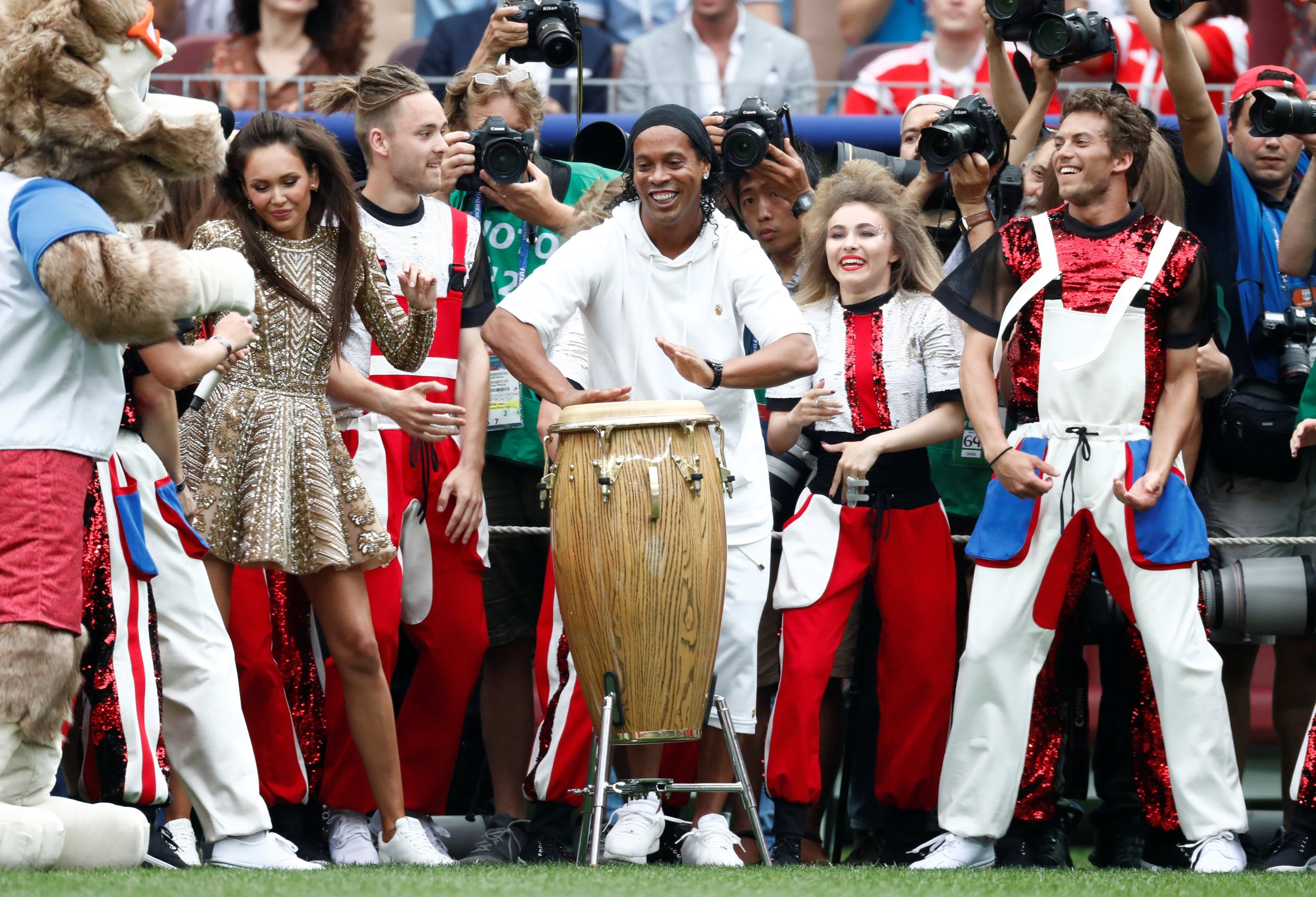 Jogador brasileiro Ronaldinho Gaúcho participa da cerimônia de encerramento da Copa do Mundo da Rússia 2018