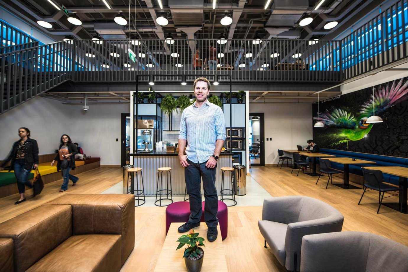 Benjamin Gleason, co-fundador do Guia Bolso, em WeWork na Rua Butantã