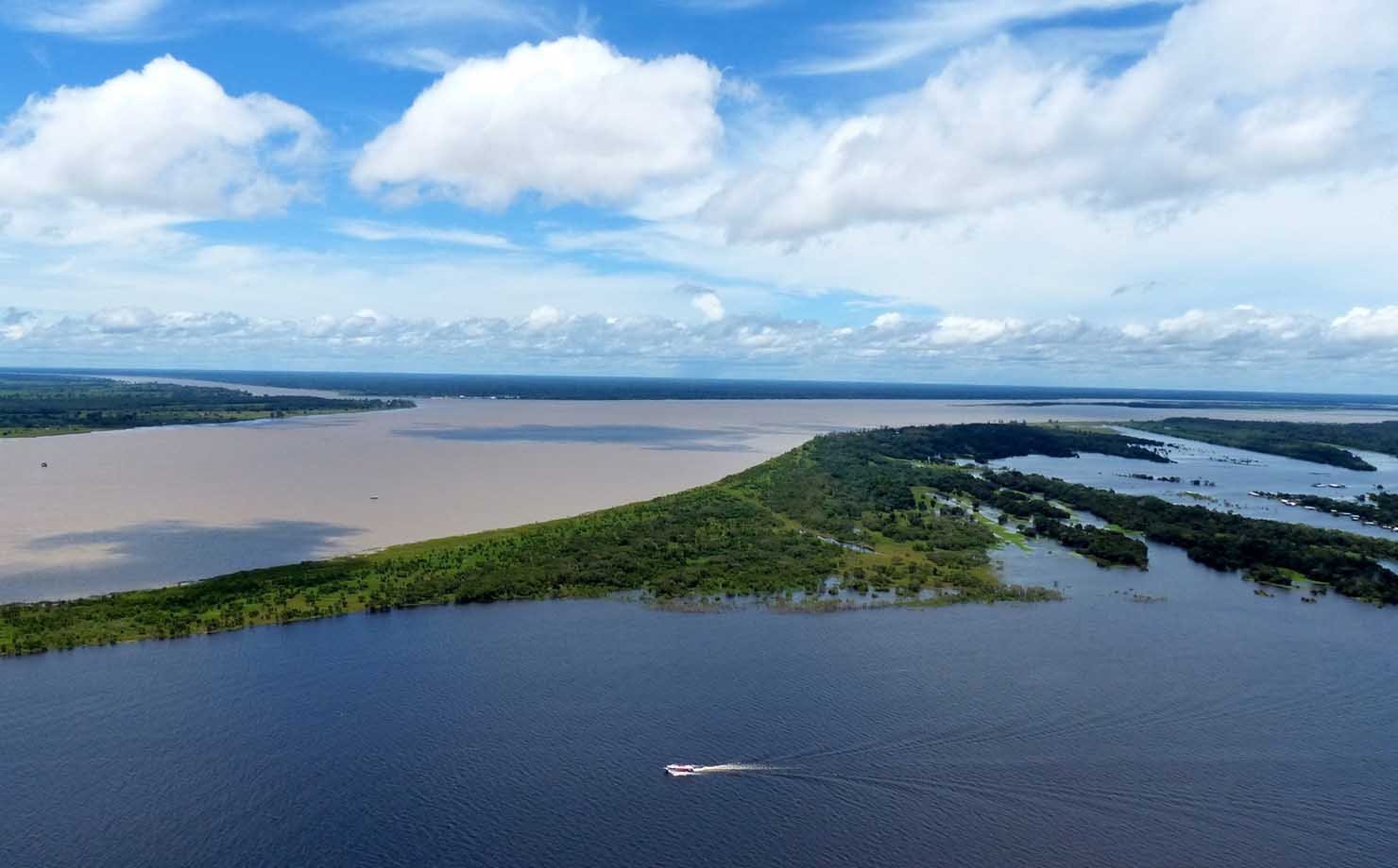 Encontro das águas do Rio Negro, em Manaus