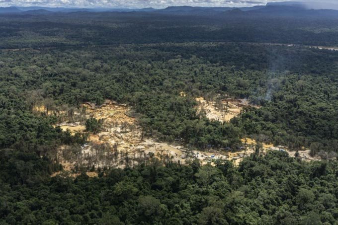 Veias abertas: sobrevoo mostra áreas de garimpo ilegal na Terra Indígena Yanomami