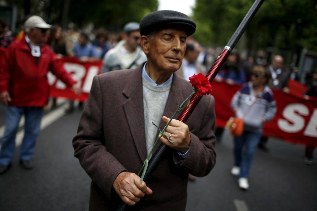 Portugal celebra Revolução dos Cravos e 45 anos de democracia