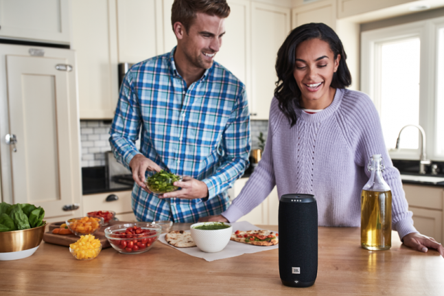 Inteligência artificial do Google chega ao Brasil em caixa de som da JBL |  Exame