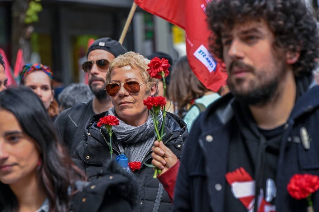 Portugal celebra Revolução dos Cravos e 45 anos de democracia em Coimbra