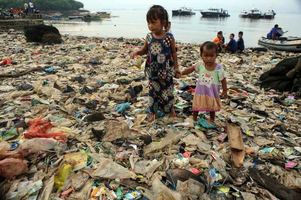 Poluição dos oceanos por plástico custa ao mundo US$2,5 trilhões por ano | Exame