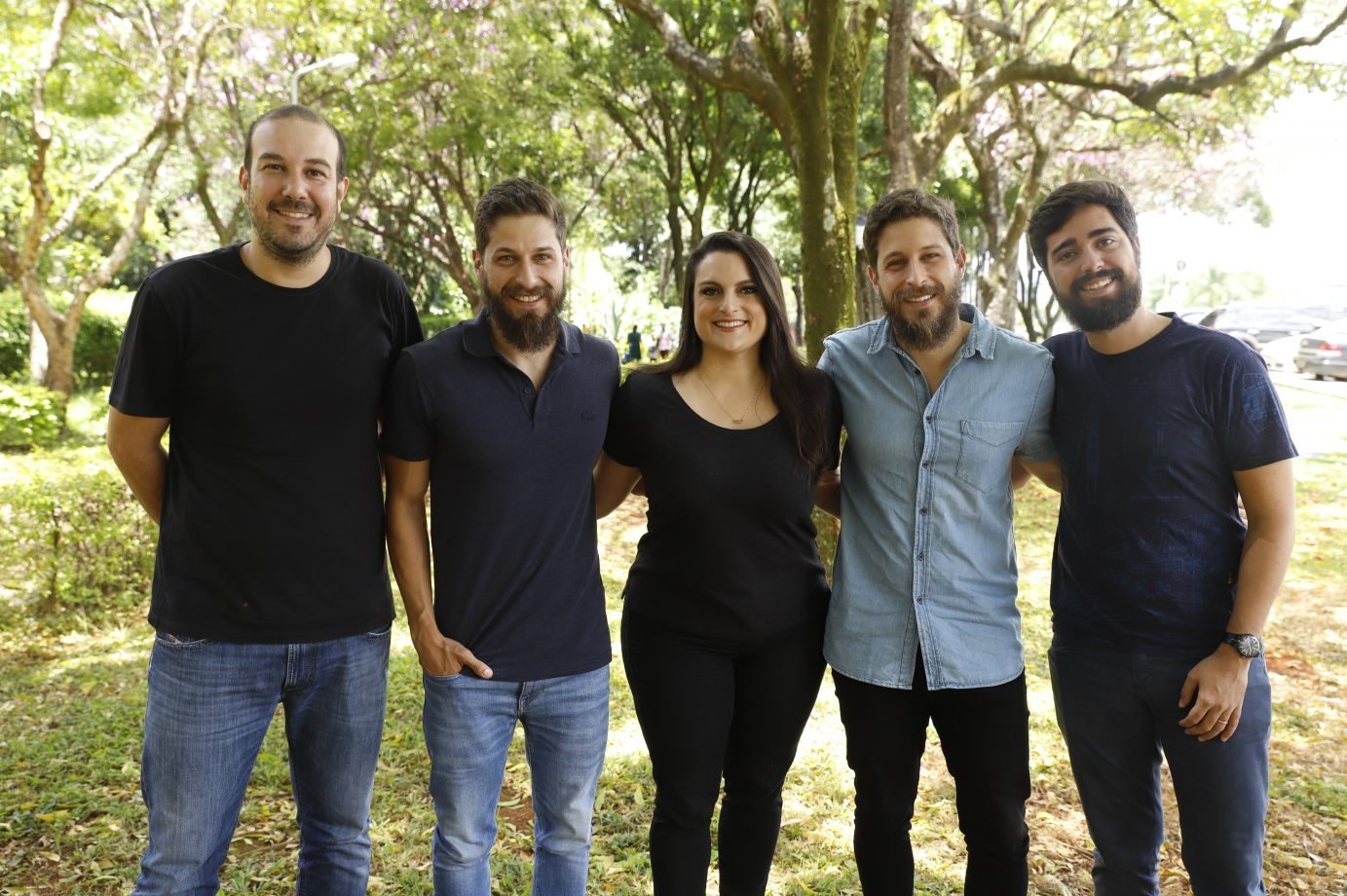 Vitor Viana, Felipe Janiques, Julia Huerb, Thiago Janiques e Igor Vendas, da Magnólia