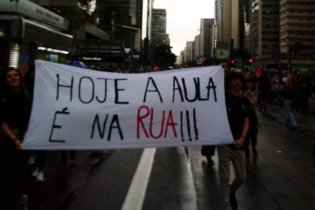 Protesto em São Paulo, no MAPS, contra cortes na educação