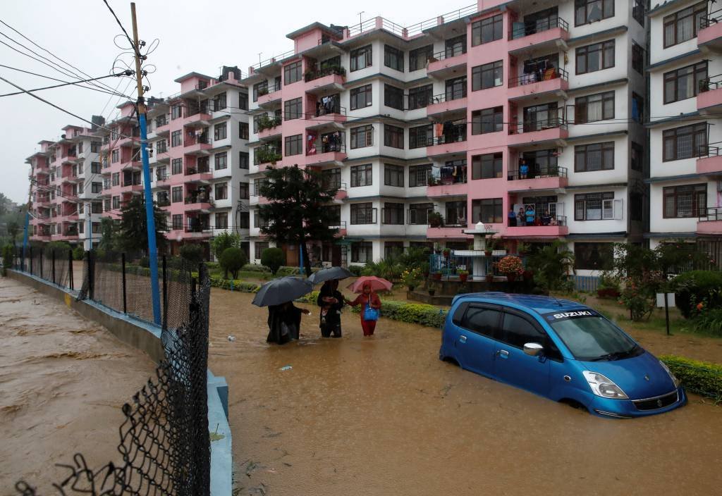 Chuvas de monção deixam dezenas de mortos no Nepal