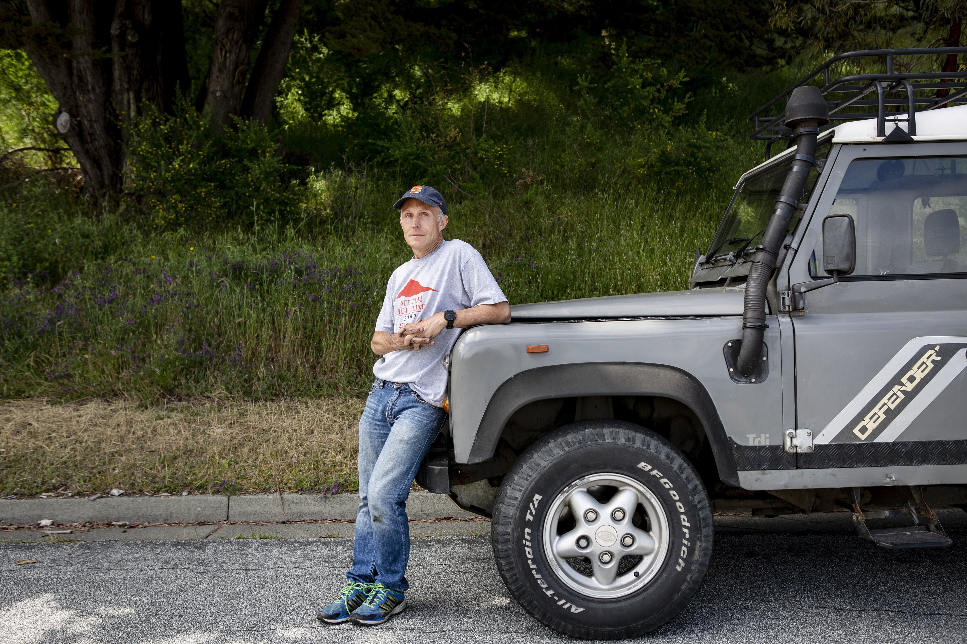 Kurt Glaubitz  com sua Land Rover Defender