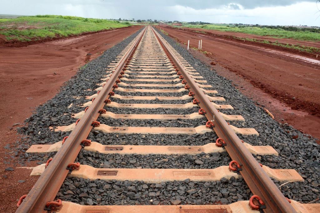 Governo quer dobrar transporte de carga por ferrovias, diz ministro | Exame