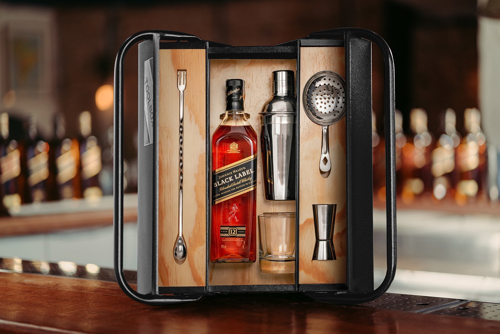 Toolbox Black: lançamento da Johnnie Walker