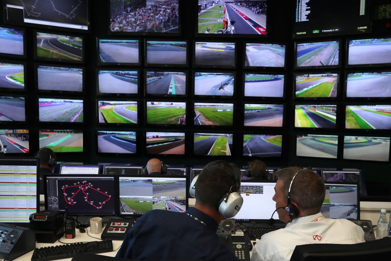 Sala de controle do VAR na F1