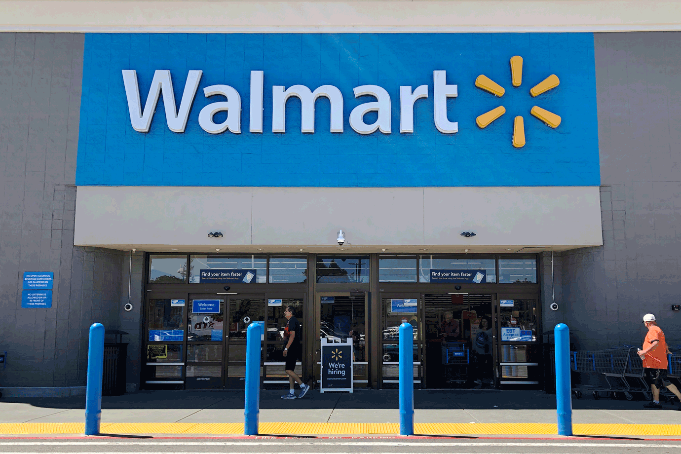 walmart Walmart começa a vender roupas usadas nos Estados Unidos