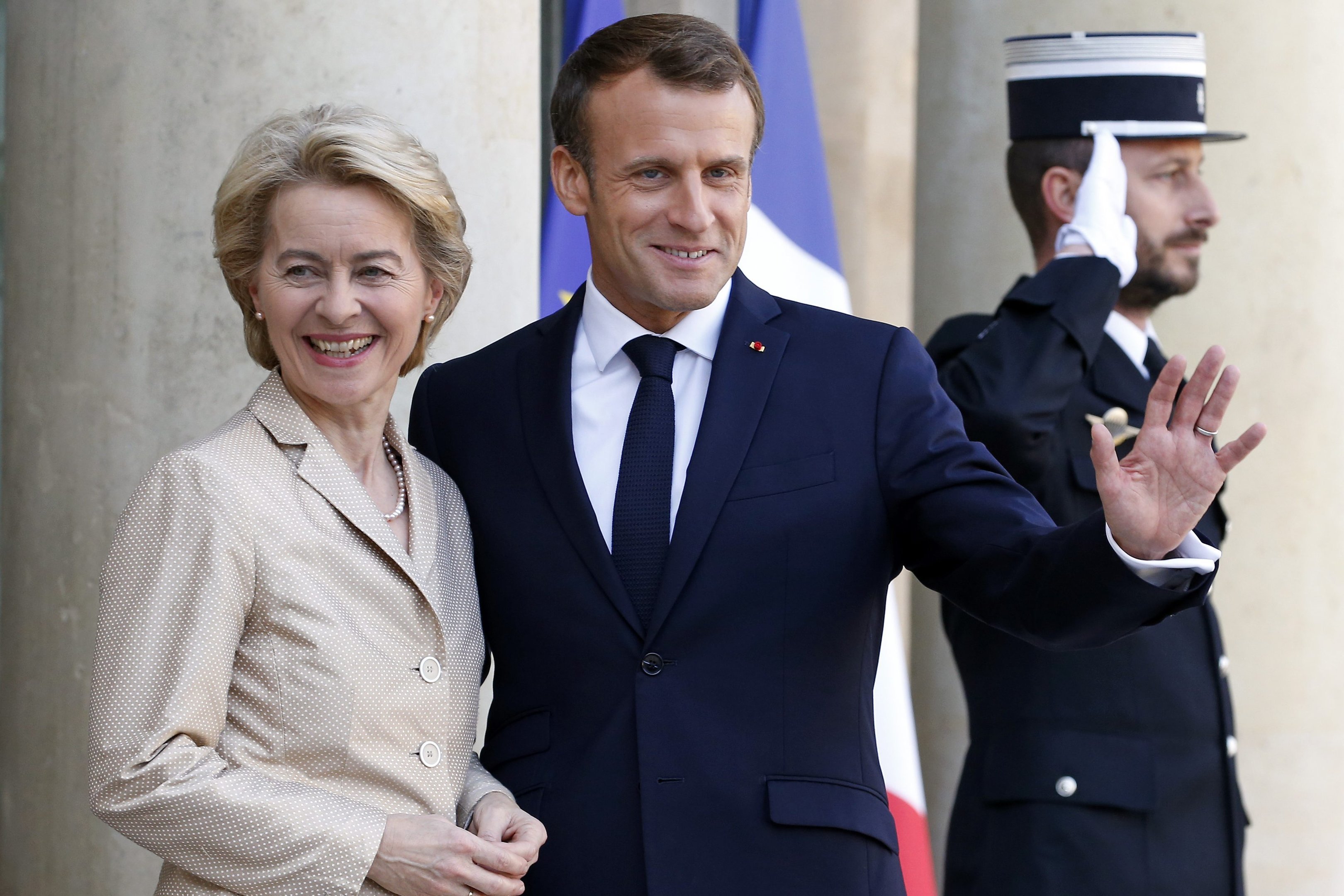 Presidente da comissão executiva da UE, Ursula von der Leyen, e o presidente francês, Emmanuel Macron. Paris, outubro de 2019. Foto: Chesnot/Getty Images