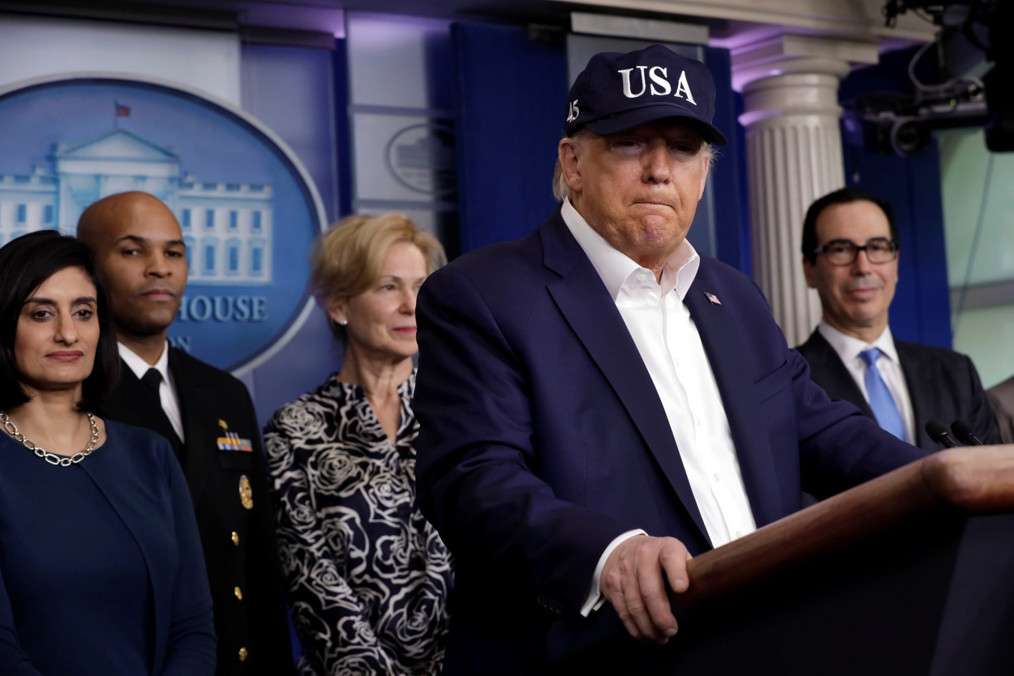 Teste de Donald Trump dá negativo para coronavírus | Exame