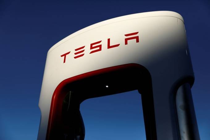 Tesla busca consolidar a liderança na venda de carros elétricos