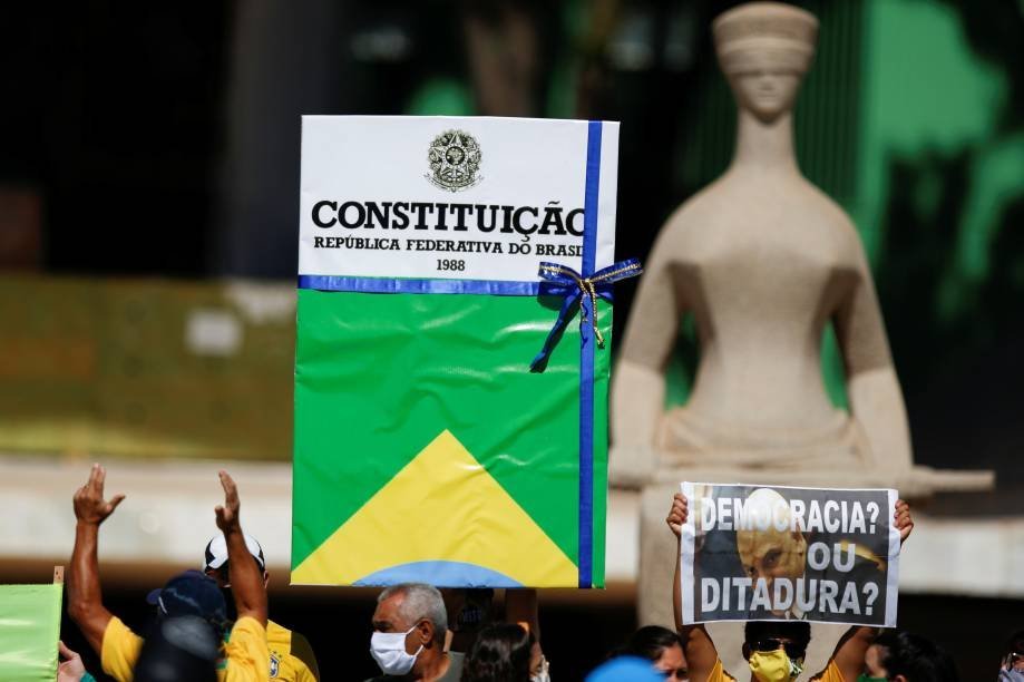 Manifestantes participam de protesto a favor do presidente Jair Bolsonaro, em Brasília, em 31 de maio de 2020. REUTERS / Ueslei Marcelino