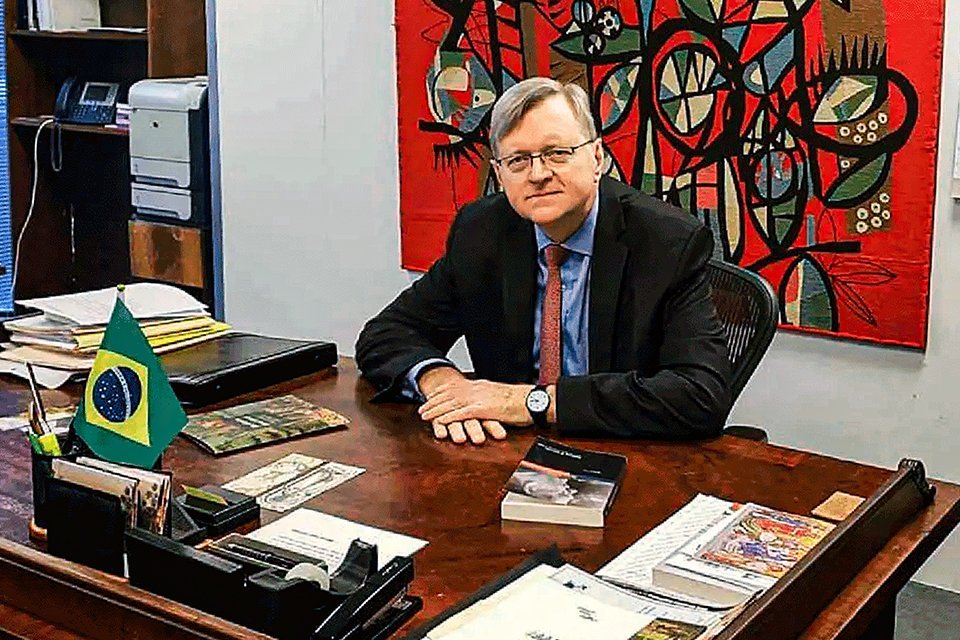 Diplomata de carreira, Nestor Forster trabalha na embaixada brasileira nos EUA