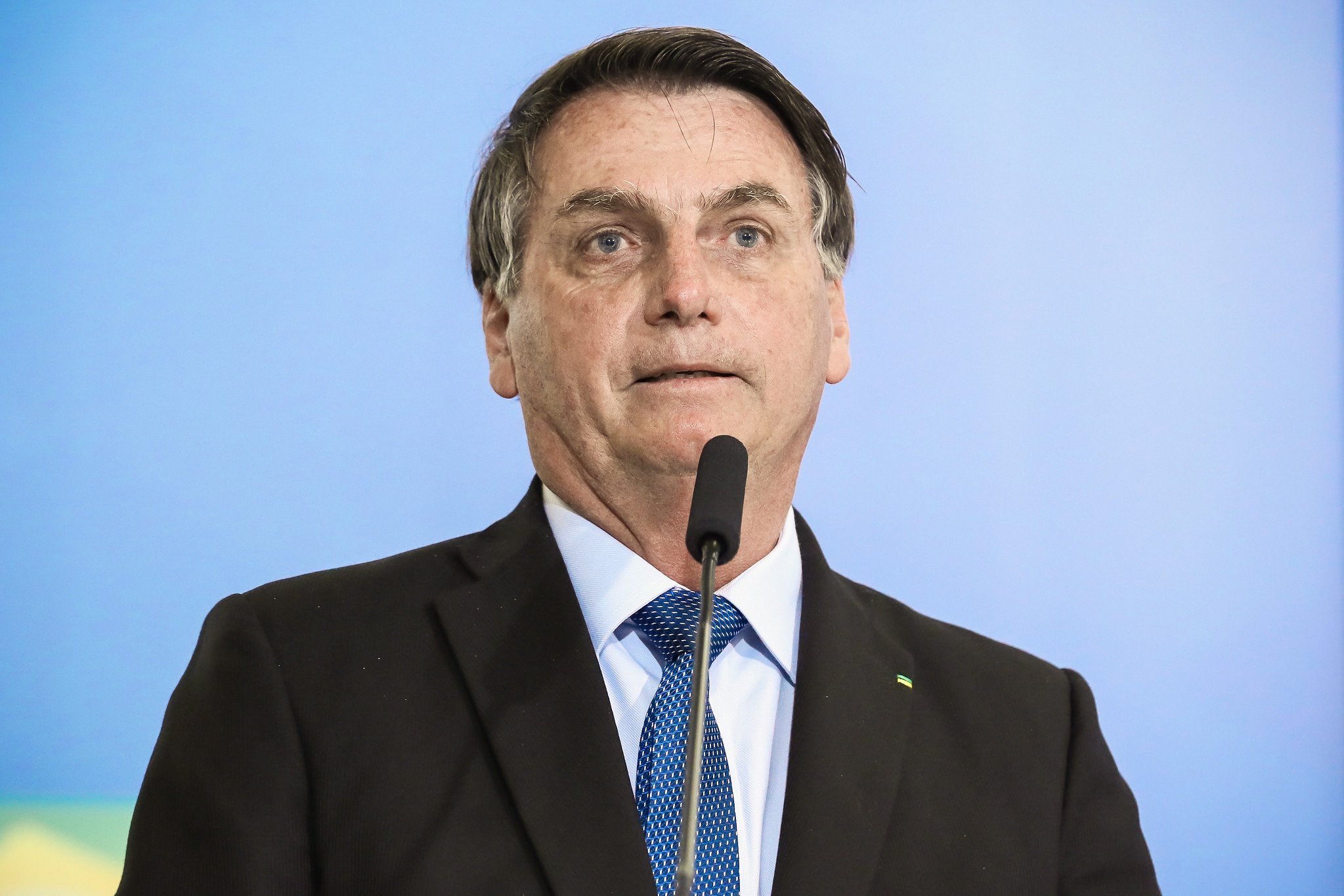 Bolsonaro faz exame após apresentar sintomas de covid-19