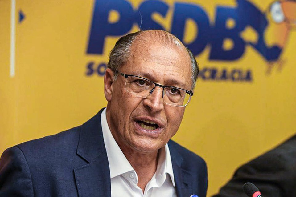 Geraldo Alckmin participa de reunião da Executiva Nacional do PSDB, para avaliação do resultado das eleições e definição da posição partidária frente ao segundo turno na eleição presidencial e nos estados.