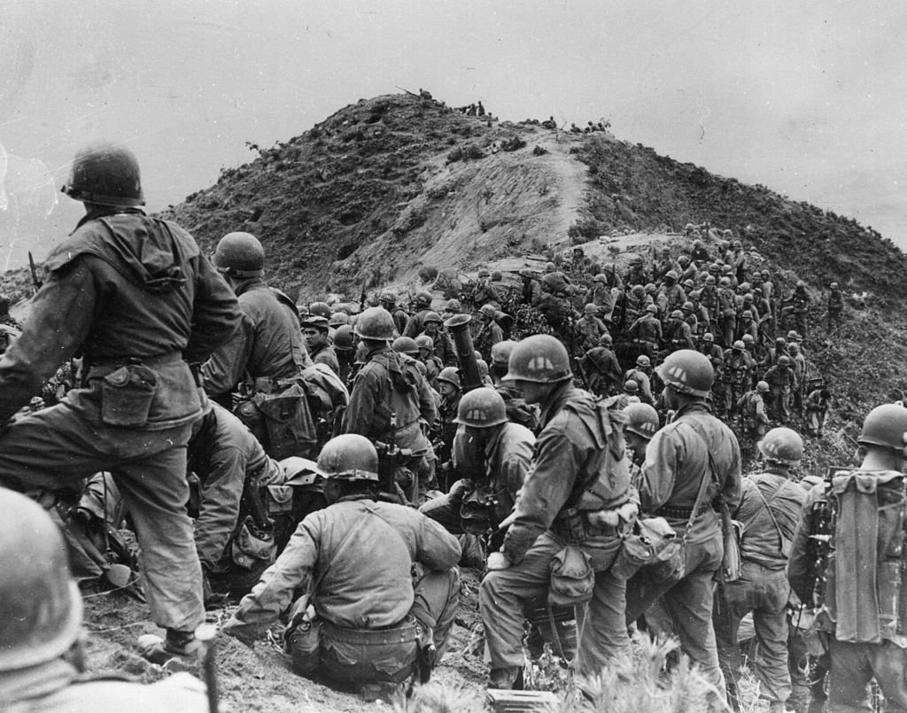 Soldados americanos em Guerra da Coreia, no ano de 1951: um dos embates gerados pela Guerra Fria