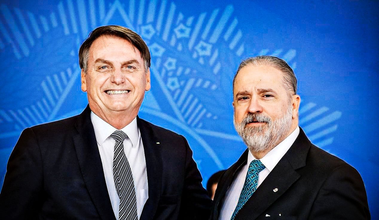 Jair Bolsonaro e o procurador-geral da república, Augusto Aras