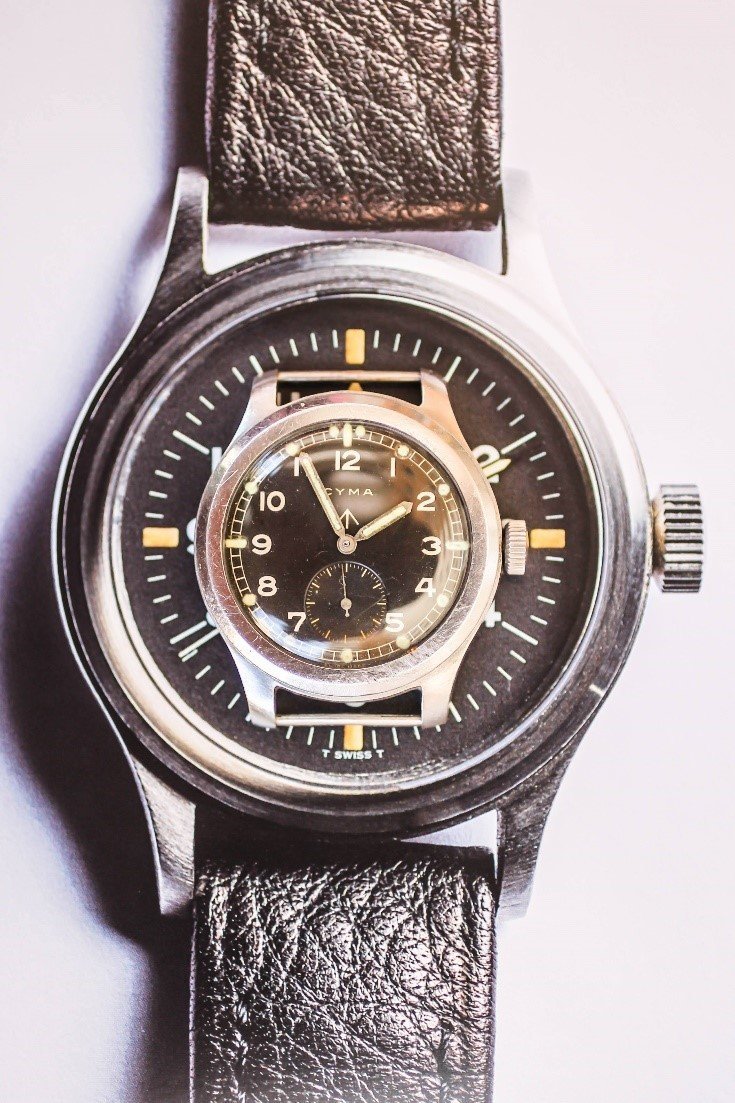 Relógio da Cyma, um dos modelos dos Dirty Dozen