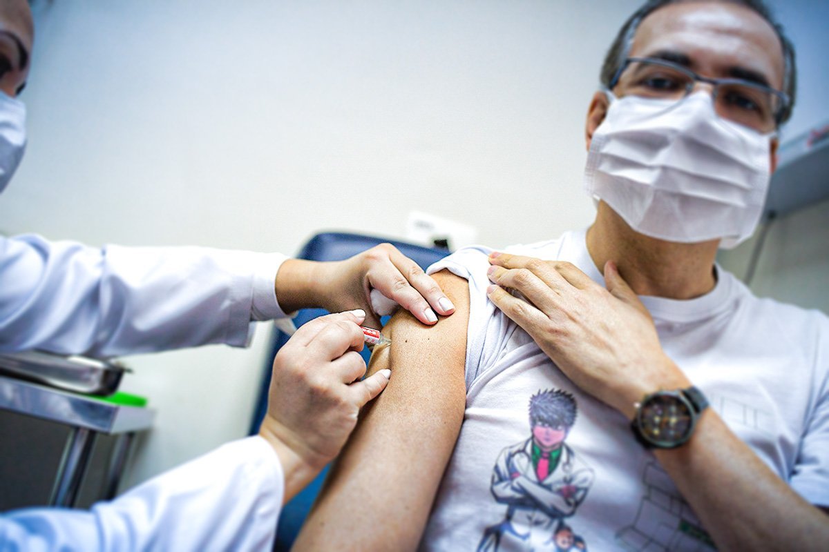 Anvisa aprova mais um teste de vacina contra covid-19 no ...