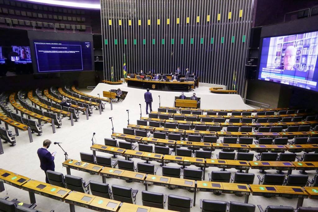 Sessão na Câmara dos Deputados nesta terça-feira 18/08/2020