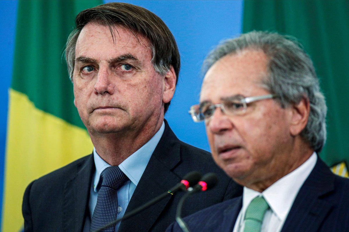 O presidente Jair Bolsonaro e o ministro da Economia, Paulo Guedes, anunciam medidas econômicas, em meio à pandemia do novo coronavírus