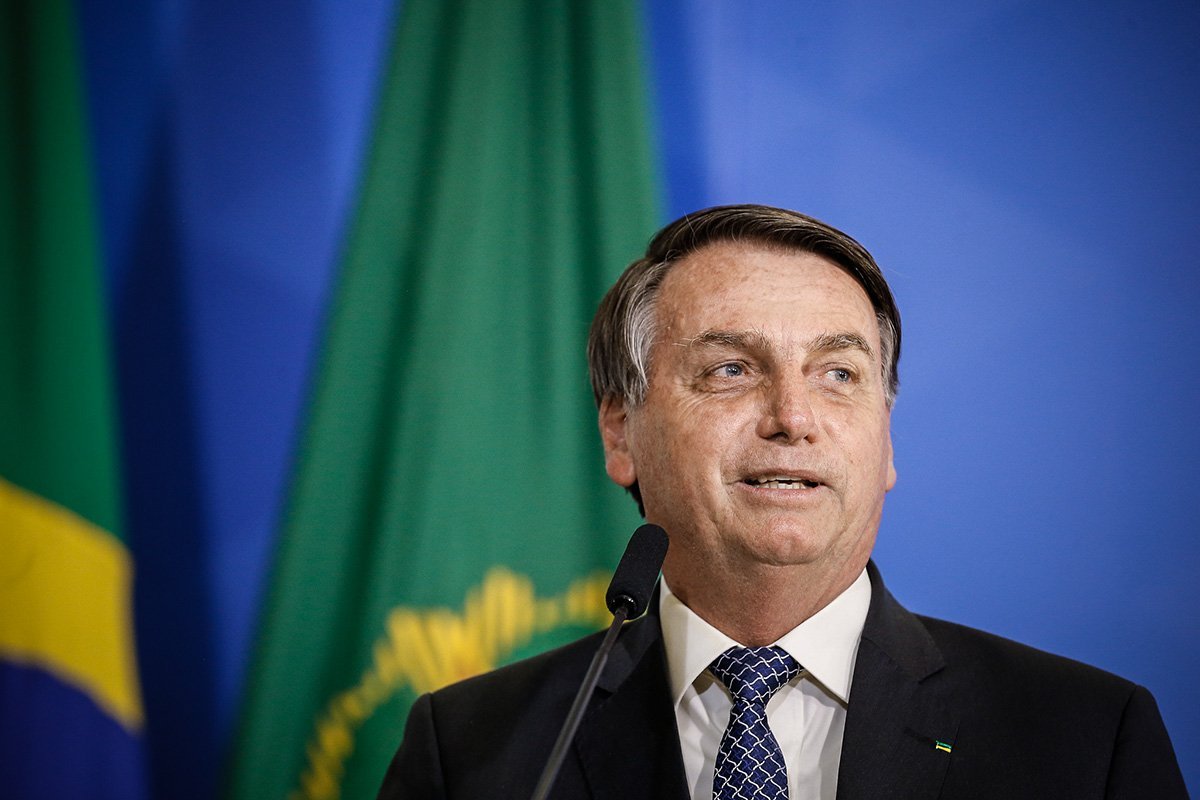 Bolsonaro fala em prorrogar auxílio emergencial até fim do ano