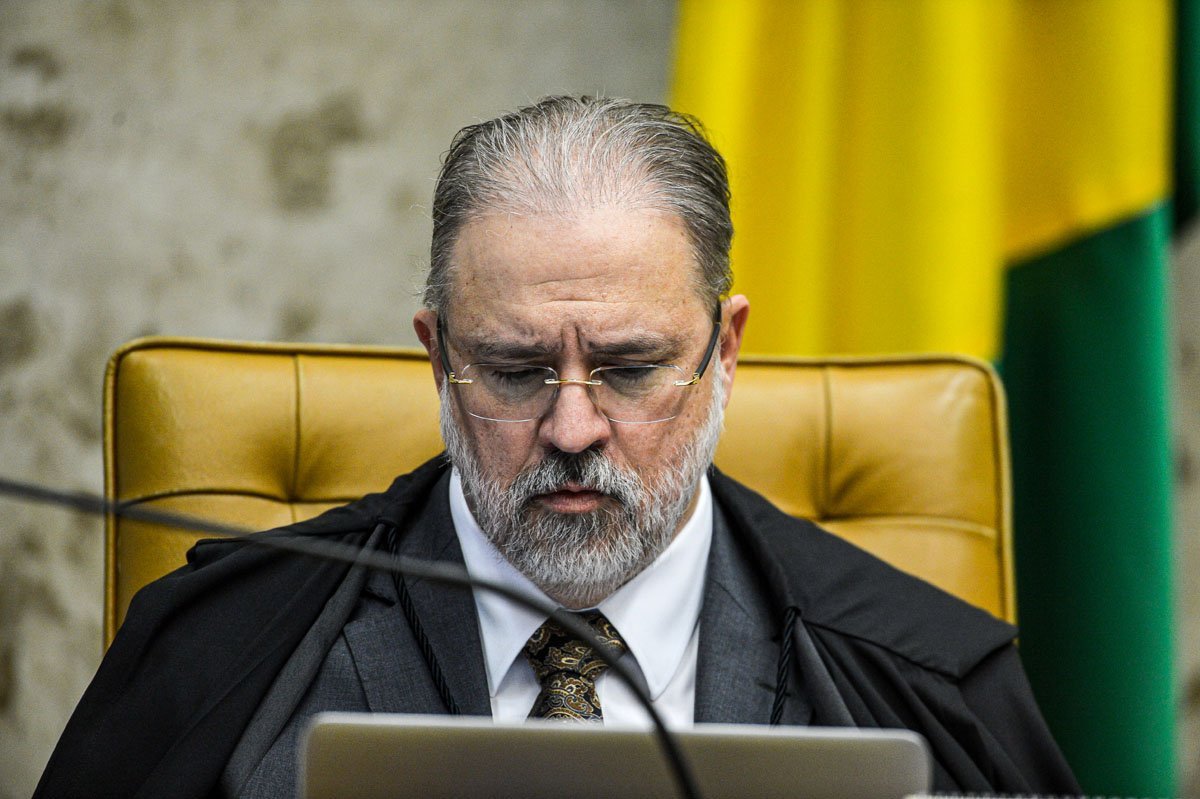 O procurador geral da república, Augusto Aras , durante sessão de julgamento sobre limite para compartilhamento de dados fiscais