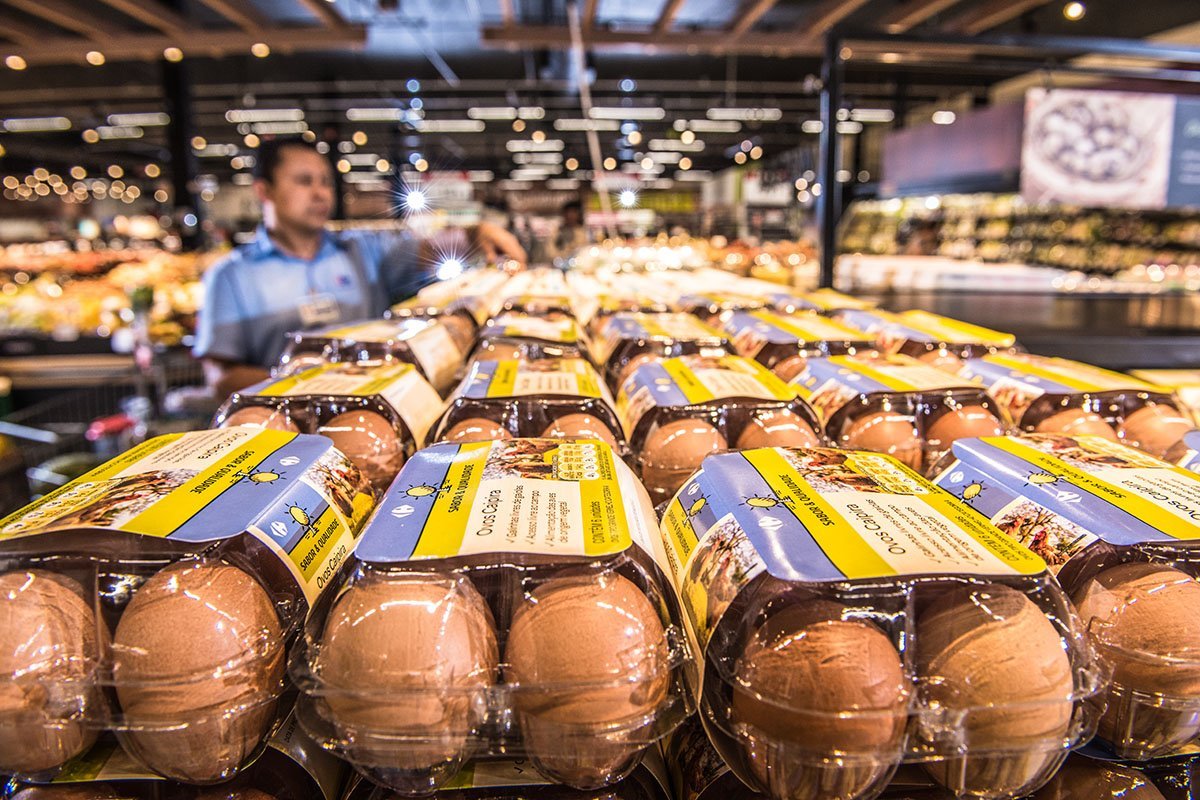Carrefour; Ovos; Alimentação; Ofertas; Supermercado; Funcionário