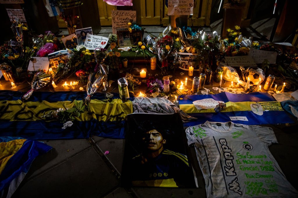 Morte Maradona: torcedores do Boca fazem homenagens ao jogador 