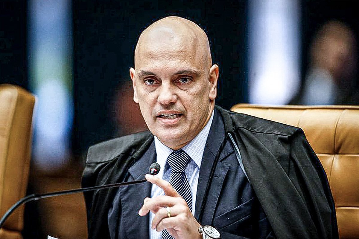 Brasília - Ministro Alexandre de Moraes durante sessão do Supremo Tribunal Federal (STF) para decidir se parlamentares podem ser afastados do mandato