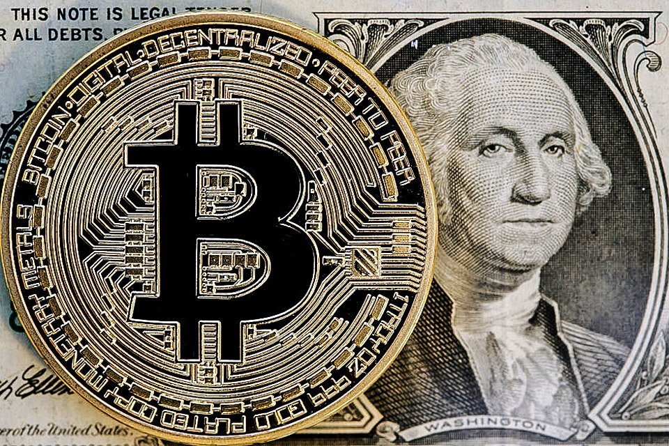Bitcoin e dólar
