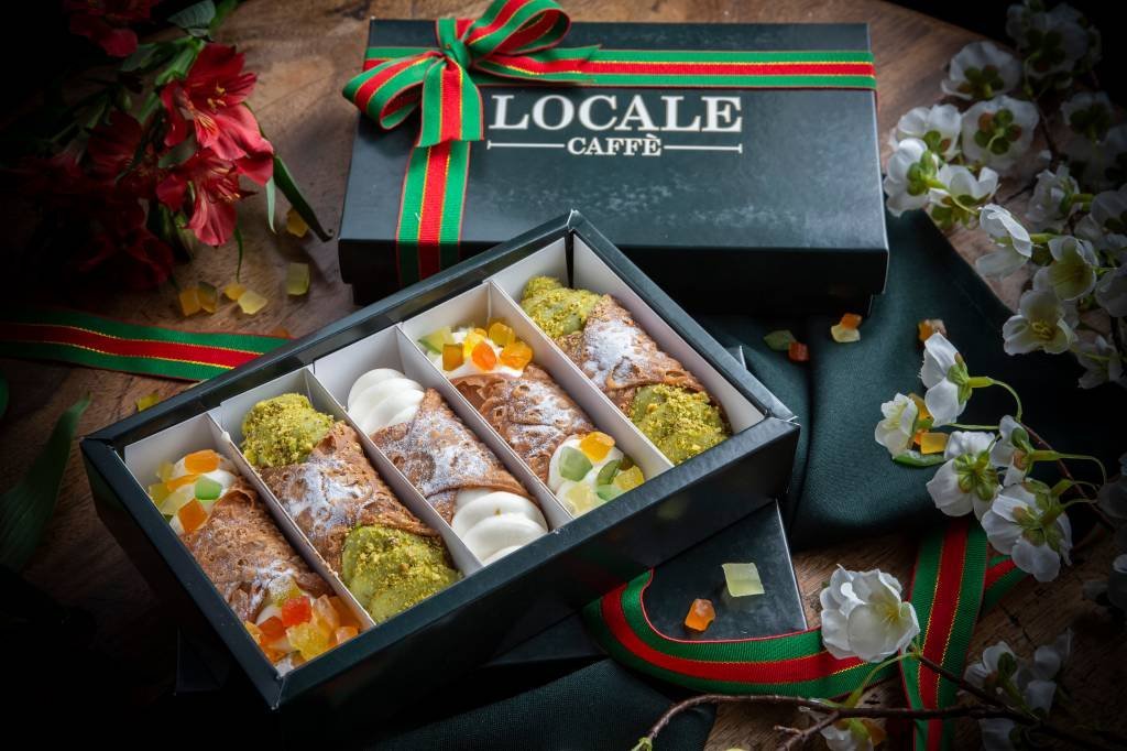 São três sabores do tradicionalmente italiano cannoli para presentear.