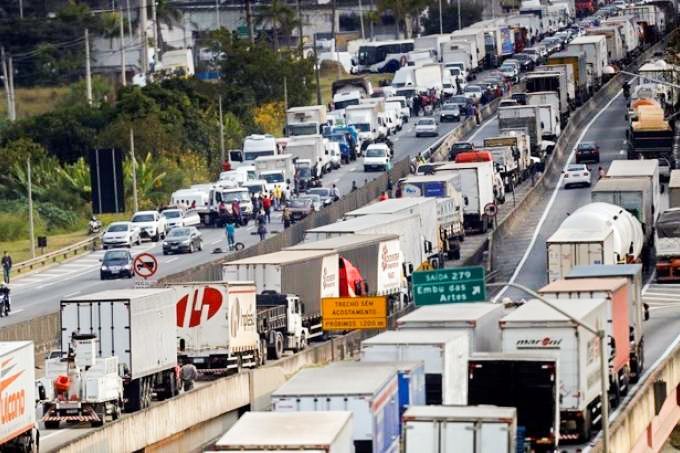 Caminhoneiros Convocam Greve Por Whatsapp Para O Dia 1º De Fevereiro Exame