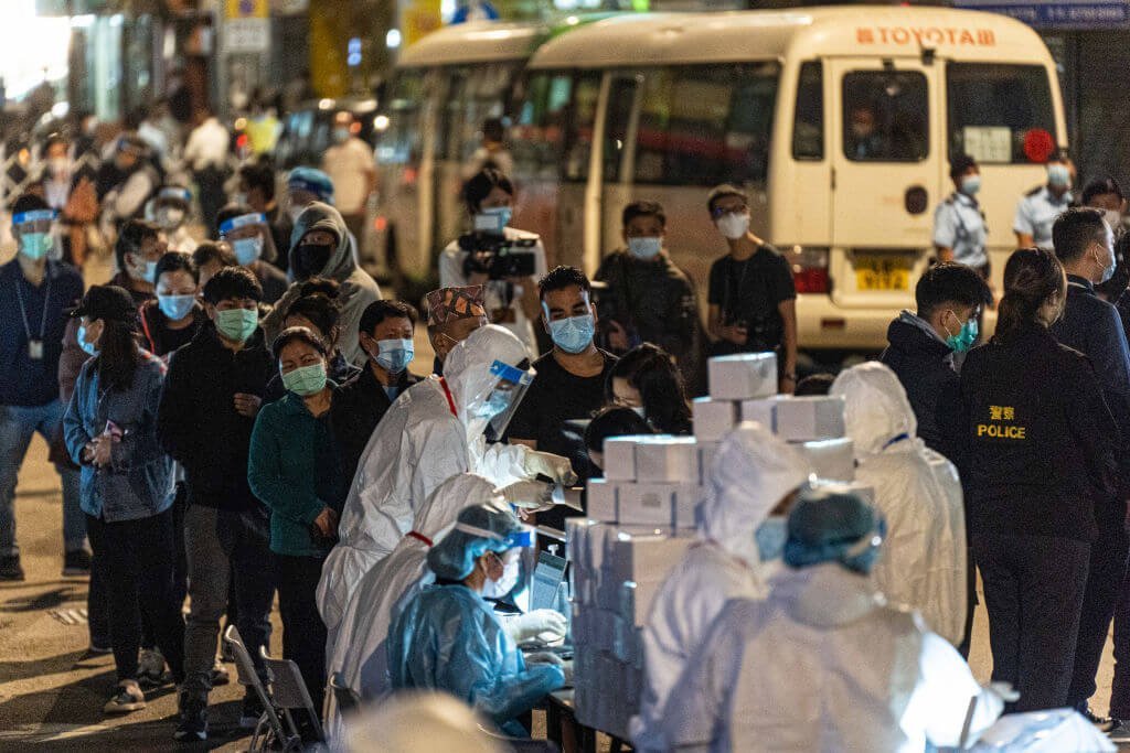 Hong Kong recorre a "confinamentos inesperados" para frear avanço da covid-19