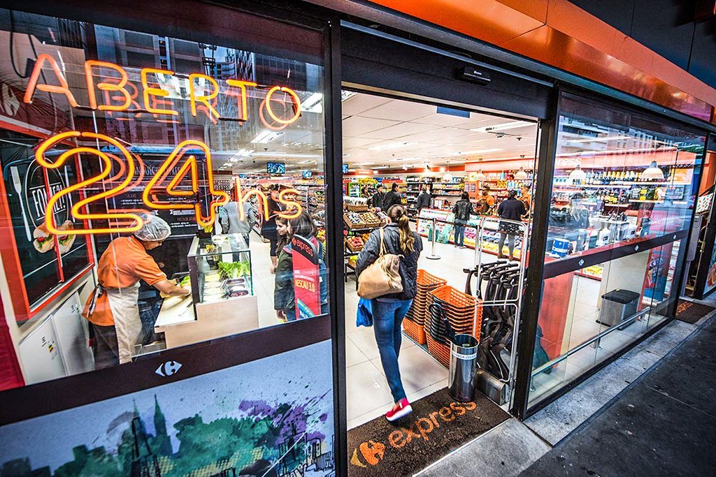 Carrefour; Express, Supermercado; Mini; 24 horas; Av Paulista Foto: Germano Lüders 17/08/2017
