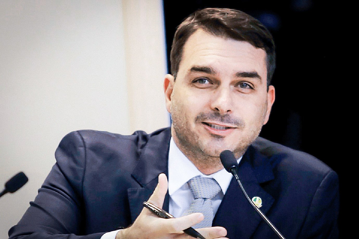 Senador Flávio Bolsonaro participa de assinatura de contrato de adesão do Terminal UTE GNA I do Porto do Açú - para movimentação de GNL (Gás Natural Liquefeito).