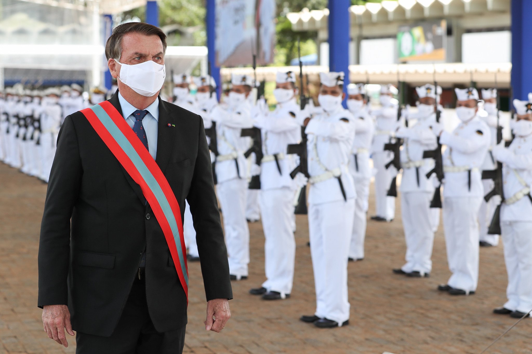 Bolsonaro durante Cerimônia de Transmissão do Comando da Marinha ao Almirante de Esquadra Almir Garnier Santos.