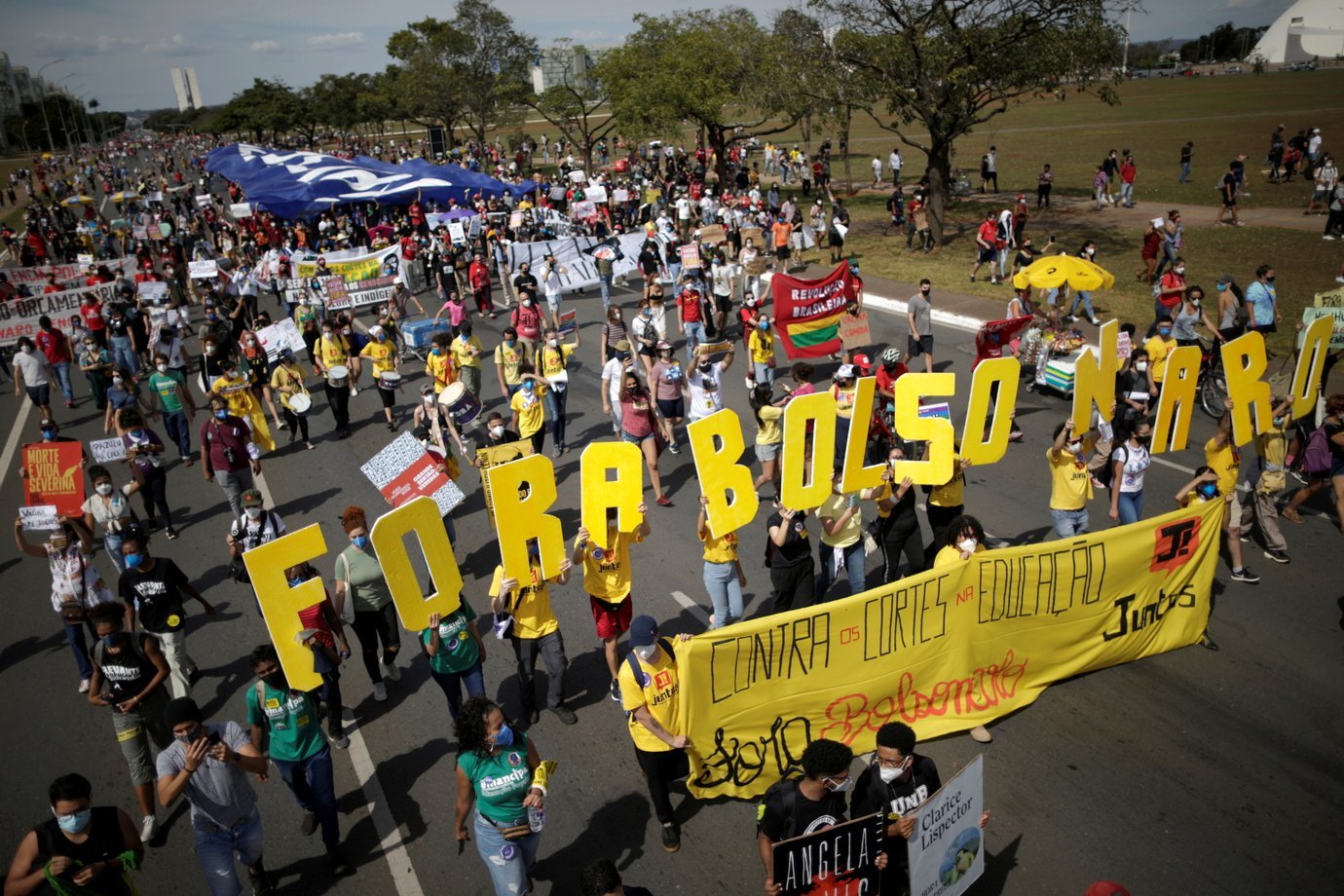 Imprensa internacional destaca protestos contra Bolsonaro no Brasil