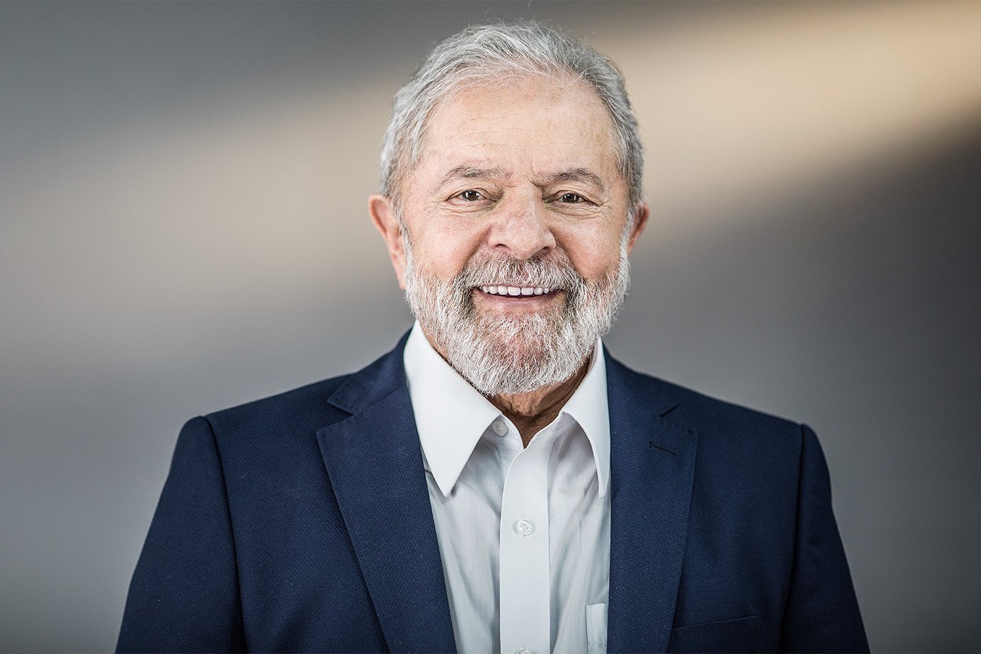 EXAME/IDEIA: Lula consolida liderança em 2022 e venceria Bolsonaro com 45%  | Exame