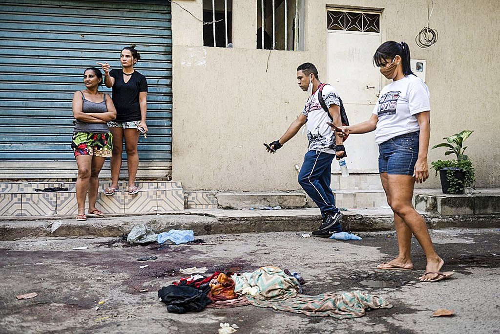 Operação policial no Jacarezinho deixa 25 mortos e é a mais letal na história do Rio de Janeiro