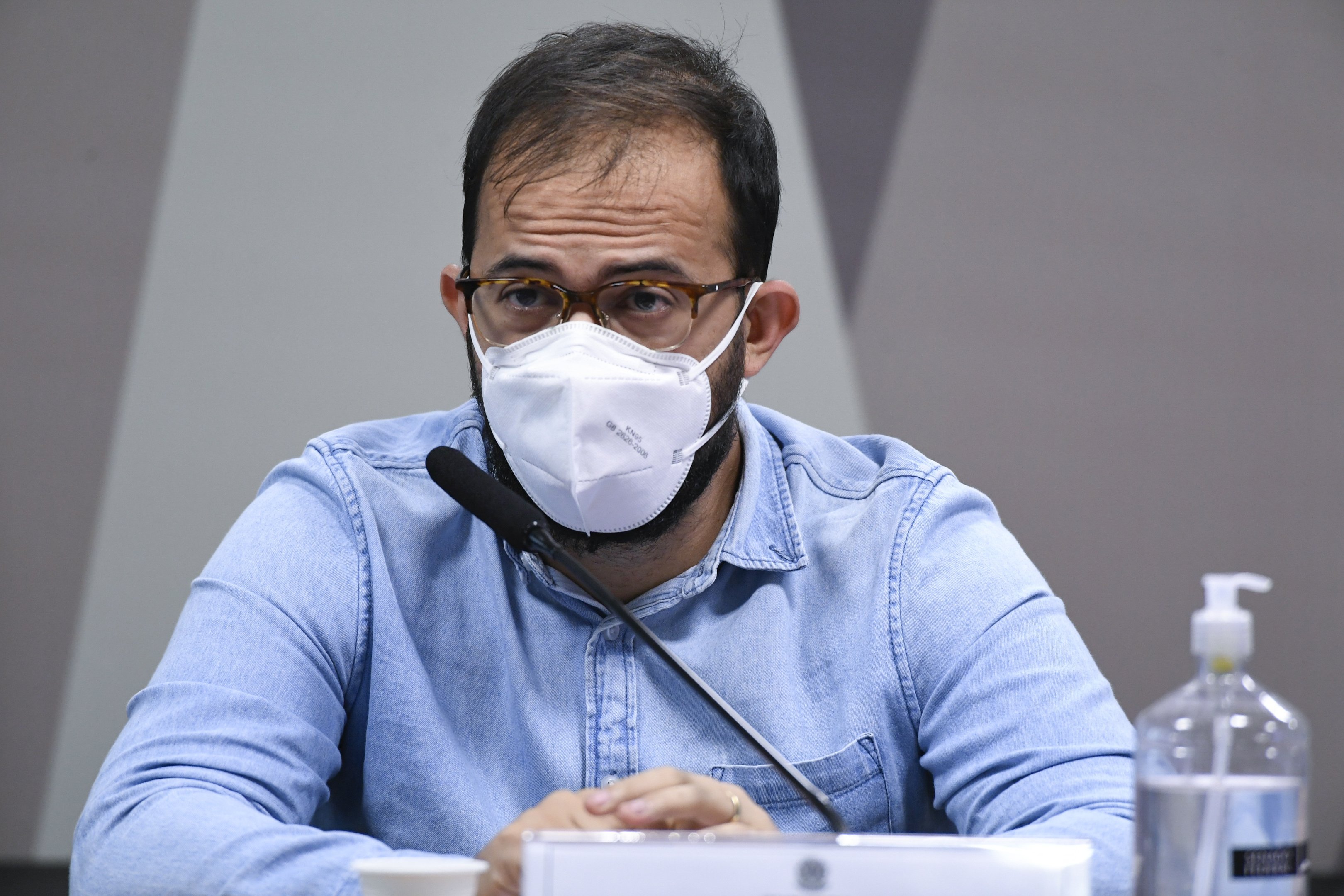 Servidor do Ministério da Saúde, Luis Ricardo Miranda, presta depoimento à CPI