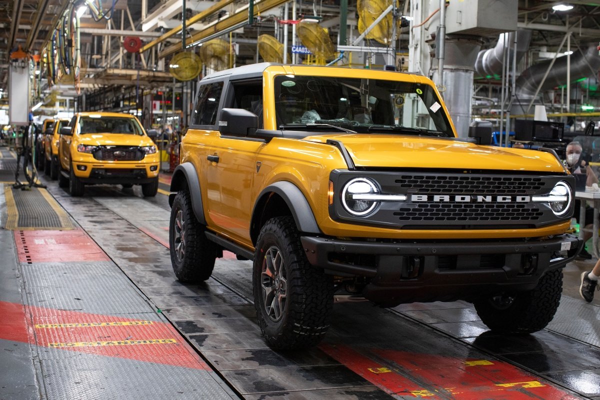 Ford Bronco na fábrica