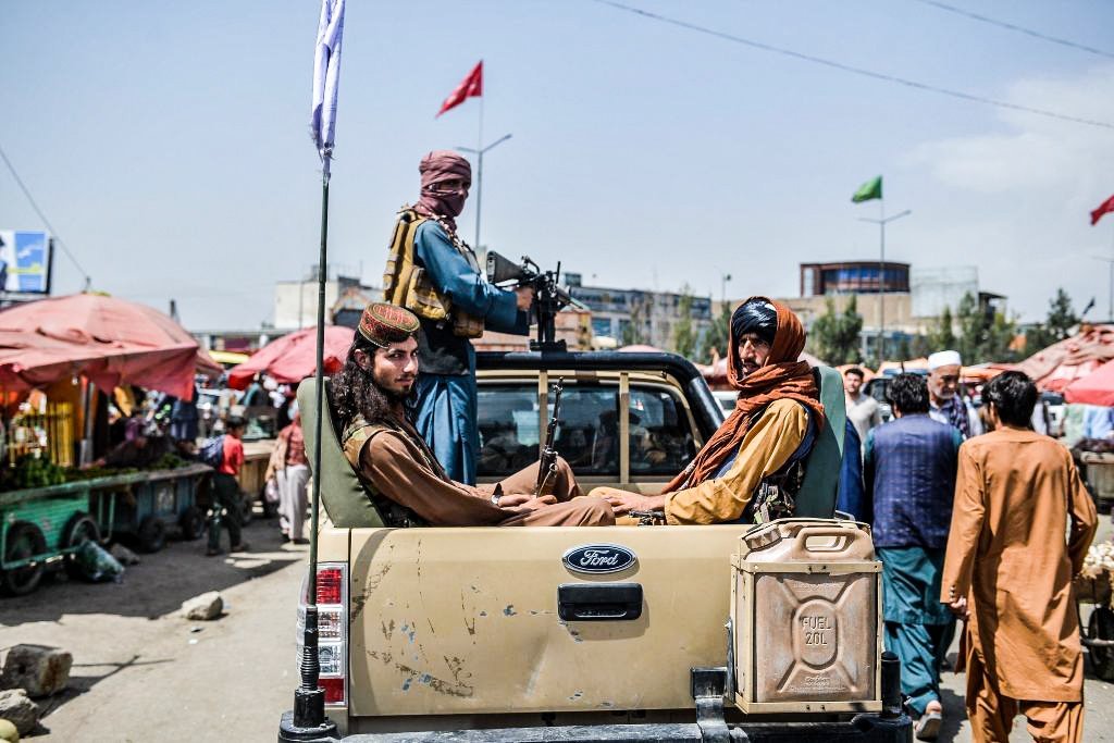 Combatentes do Talibã em 17 de agosto de 2021, depois que o Talibã assumiu o controle da capital e derrubou o governo do Afeganistão