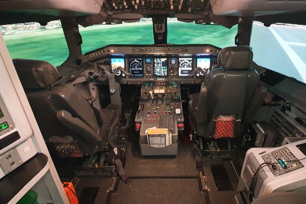 Simulador full flight da Azul na UniAzul