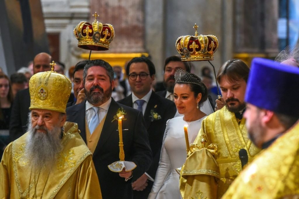 O Grande Duque Gueorgui Romanov, de 40 anos, se casou com a italiana Rebecca Bettarini, de 39 anos.